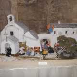 In questo presepe spicca l'aggiunta di una chiesetta